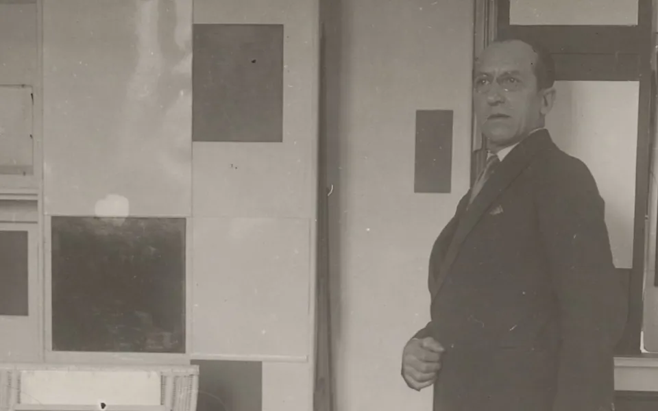 RKD Research Piet Mondriaan in zijn atelier, medio 1929