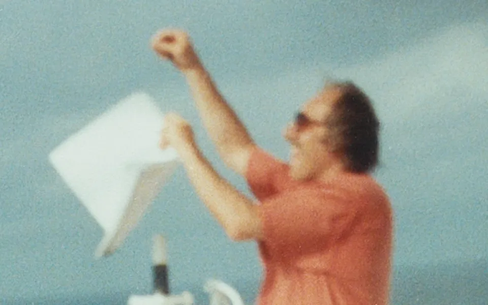 Hartmut Geerken, may bug fly! a paper sinking in the indian ocean, the eschenau summer press publications °48, 2001