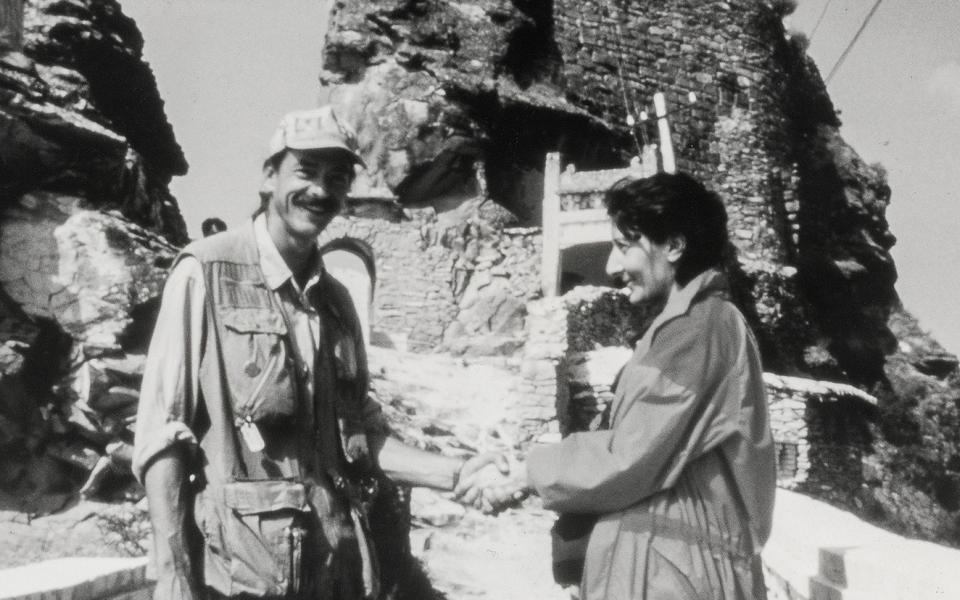Marina Abramović en Ulay tijdens hun performance The Lovers: The Great Wall Walk op de Chinese Muur