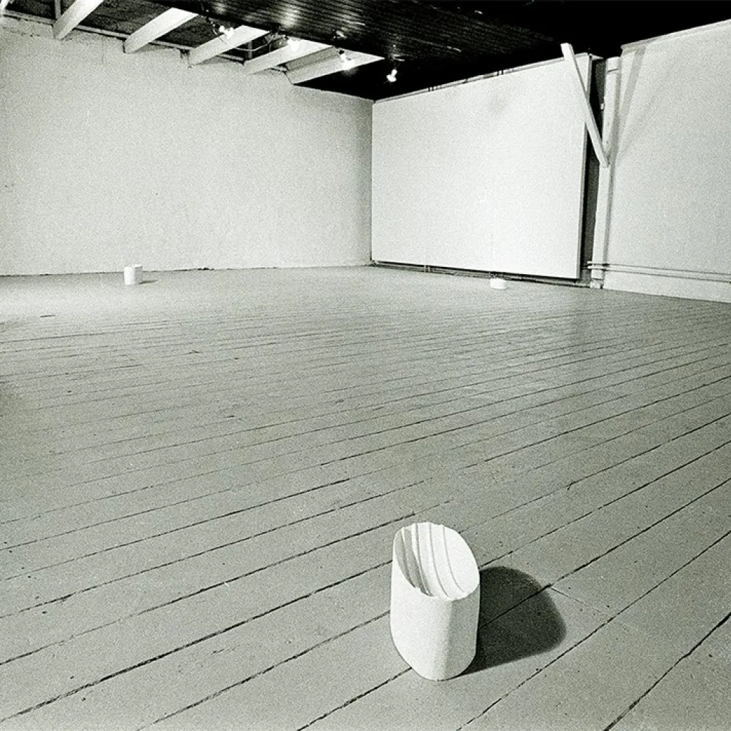 Magnús Pálsson, The seconds until the Sikorsky helicopter touches down (1976) in Gallerí SÚM, Reykjavik, 1976, foto: M. Pálsson