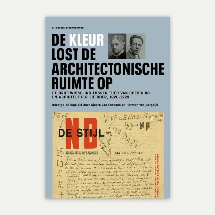 boekcover de kleur lost de architectonische ruimte op