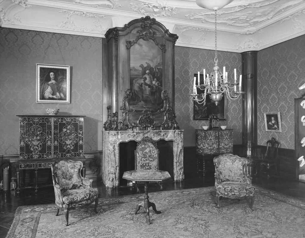De Mahoniekamer, één van de stijlkamers in het Stedelijk Museum ingericht met de collectie Suasso-de Bruijn, Amsterdam Museum
