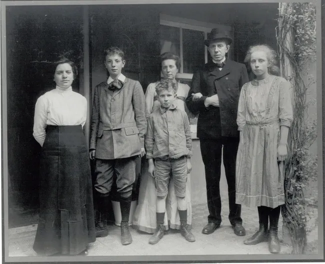1 Bremmer gezin 1913 RKD 246671.jpg