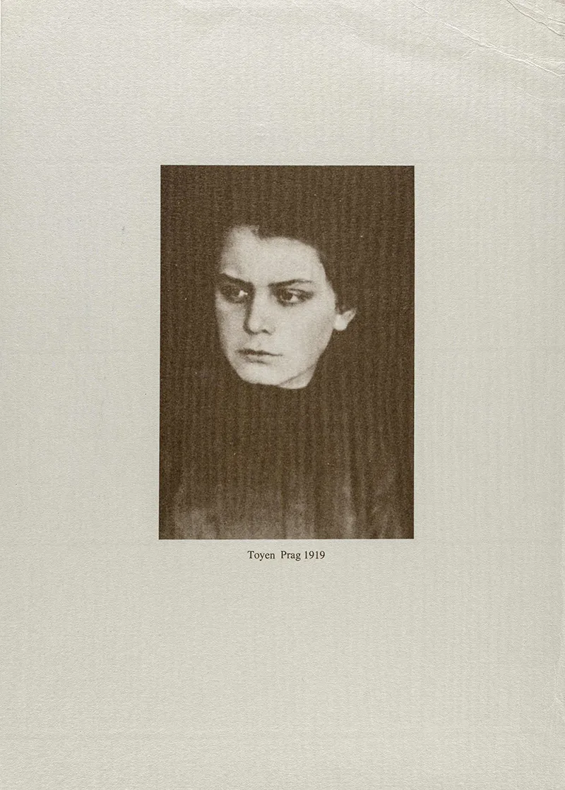 Portretfoto van Toyen op 17-jarige leeftijd, 1985, Persdocumentatie, collectie RKD 