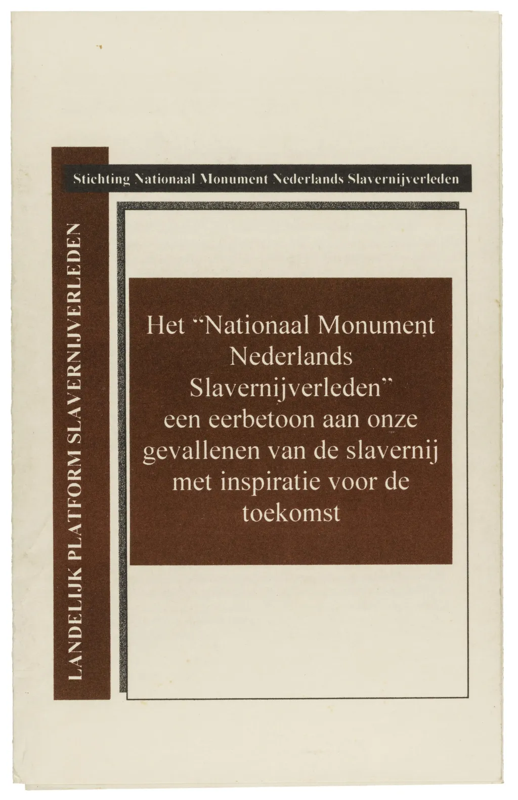 Brochure over het Nationaal Monument Slavernijverleden van het Landelijk Platform Slavernijverleden