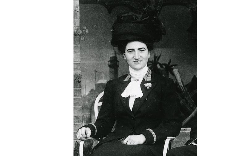 Zwart-wit portret van de vrouw jacoba lugt-klever