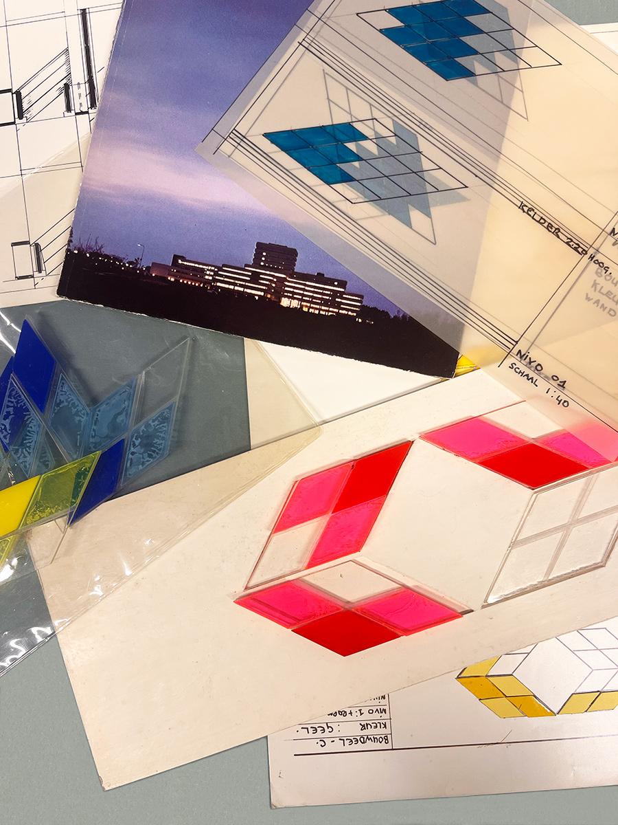 Voorstudies van Frans en Marja de Boer Lichtveld voor objecten in het AMEV hoofdkantoor in Utrecht