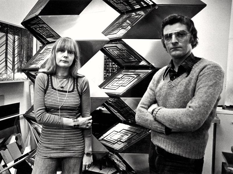 Portret van kunstenaarsduo Frans en Marja de Boer in hun atelier in 1975